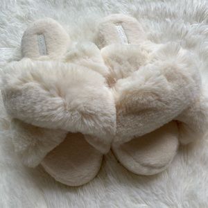 NWT Light Cream Halluci Slippers